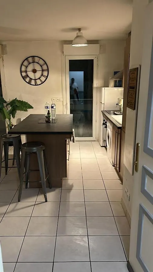 Mondello Hotellerie&Consultant : Appartement De Standing 47M2 Avec Piscine Cannes 0*,